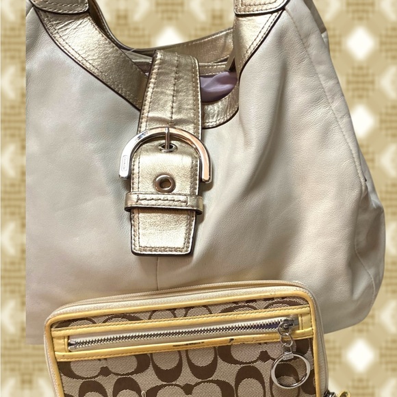 Coach F17092 Soho Ivory & Gold Leather 3 Pocket Bag. Wallet Free W $70 Min Order - Picture 1 of 16
